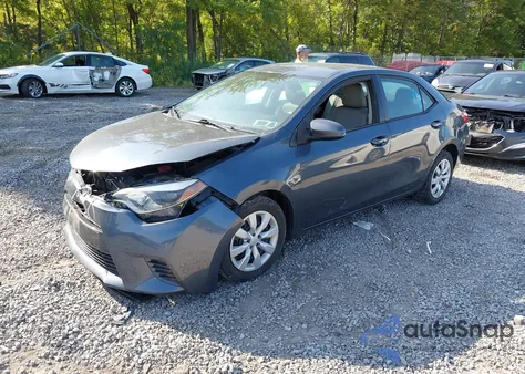 2015 Toyota Corolla Le z USA, uszkodzony, nr VIN 2T1BURHE4FC339506